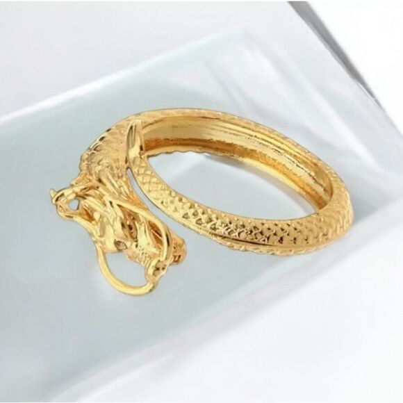NWT 1pc Bold & Gorgeous Golden Dragon Shaped Ring With Adjustable Open End  ***I - Picture 3 of 6